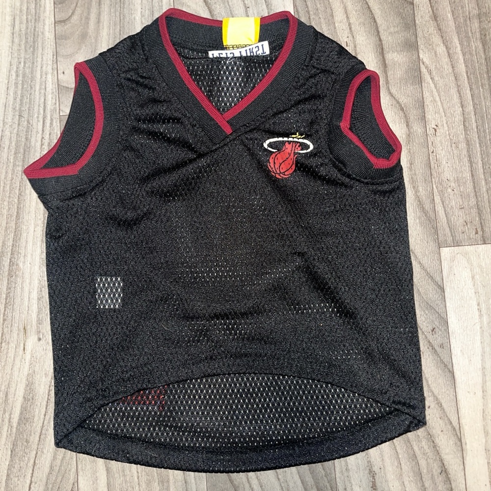 Pete First NBA Miami Heat Mesh Dog Jersey (Previously Owned)